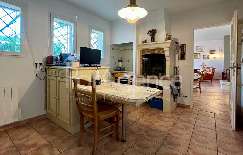 Maison - 202 m² - 6 pièces