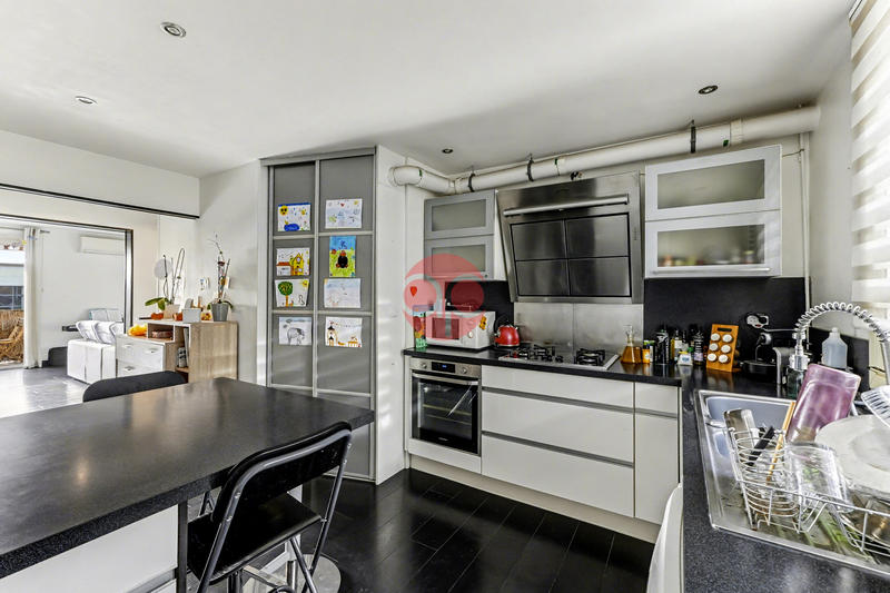 Appartement - 102 m² - 4 pièces