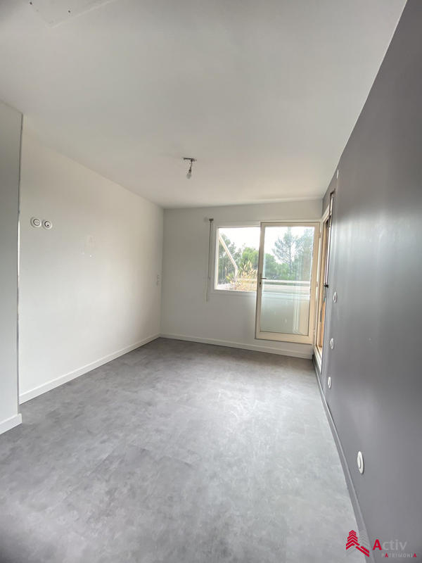 Appartement - 120 m² - 1 pièce