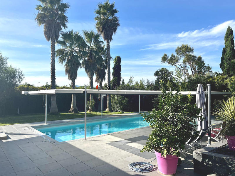 Maison contemporaine - 218 m² - 6 pièces