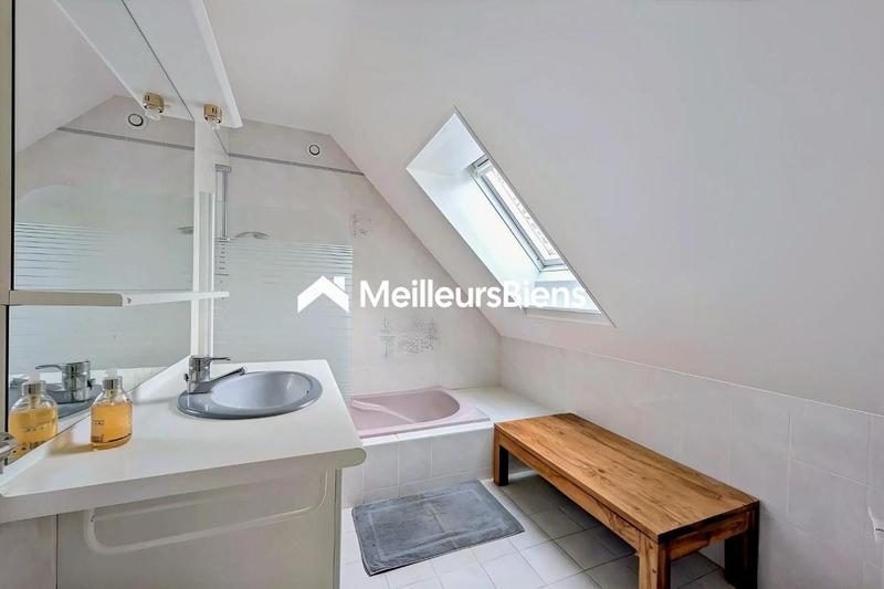 Maison - 102 m² - 6 pièces