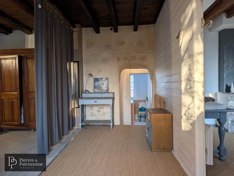 Propriété - 248 m² - 10 pièces