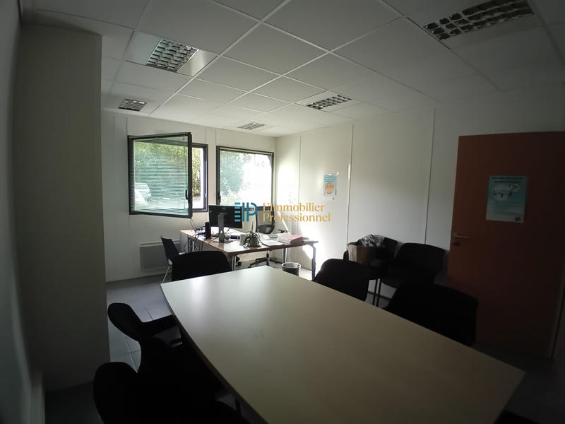 Bureau - 111 m² - 5 pièces