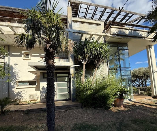 Duplex - 164 m² - 5 pièces