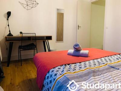 Chambre - 12 m² - 1 pièce