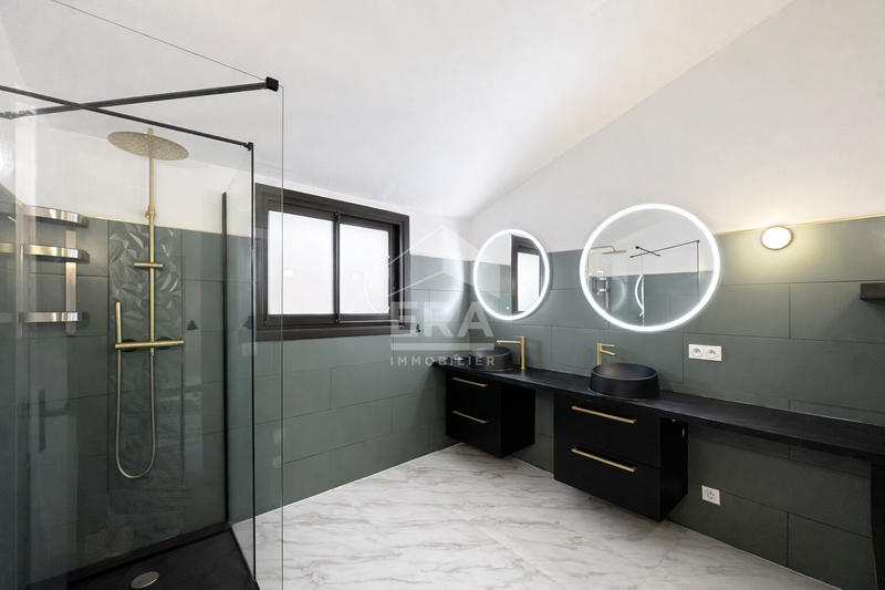 Maison - 135 m² - 6 pièces