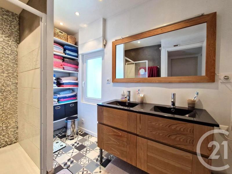 Maison - 127 m² - 6 pièces