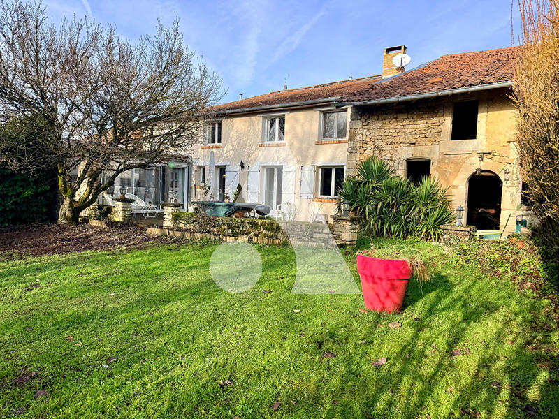 Maison - 320 m² - 8 pièces