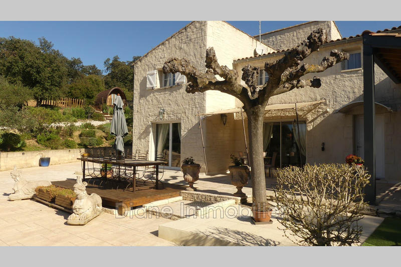 Villa - 162 m² - 6 pièces