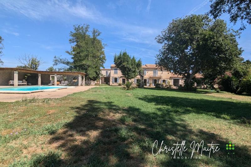 Maison - 333 m² - 10 pièces