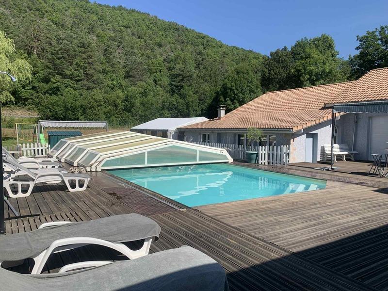 Propriété - 203 m² - 7 pièces