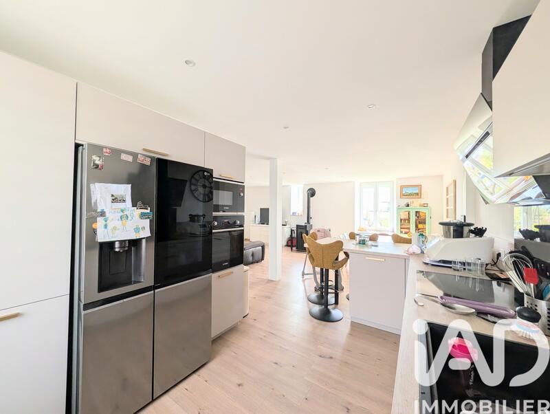 Maison - 95 m² - 5 pièces