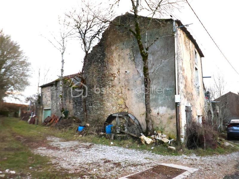 Maison ancienne - 86 m² - 1 pièce