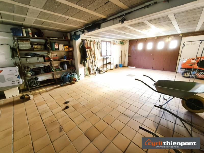 Pavillon - 230 m² - 7 pièces