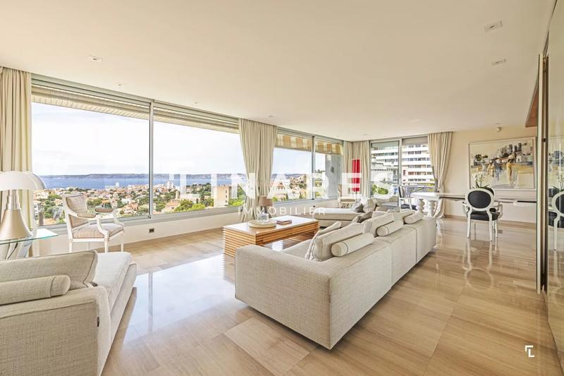 Maison - 313 m² - 9 pièces