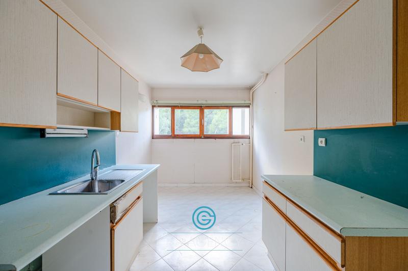 Appartement - 90 m² - 4 pièces