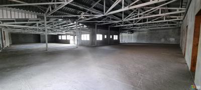Local commercial - 900 m² - 1 pièce