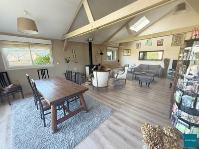 Maison - 184 m² - 8 pièces