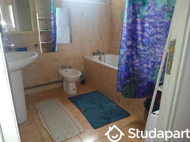 Chambre - 12 m² - 1 pièce