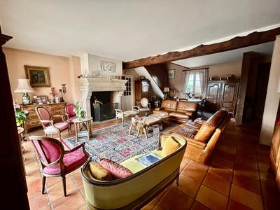 Maison - 292 m² - 5 pièces