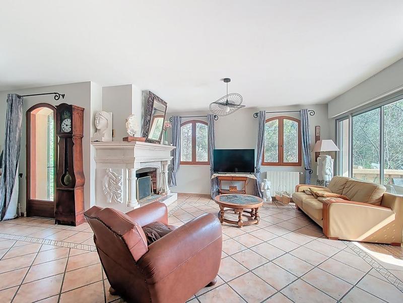 Maison - 210 m² - 6 pièces