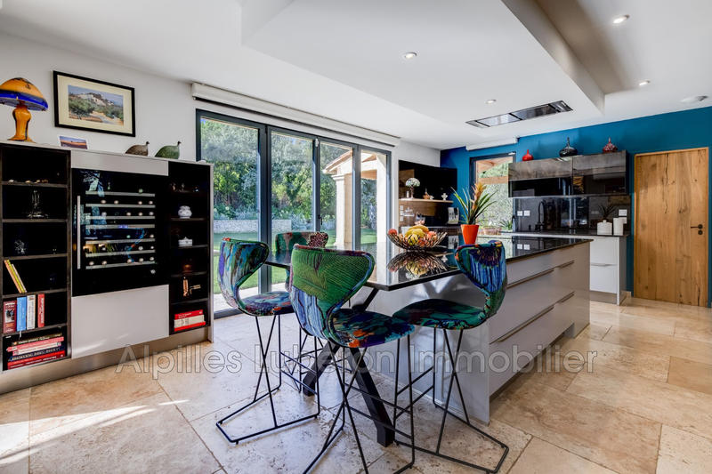 Propriété - 250 m² - 7 pièces