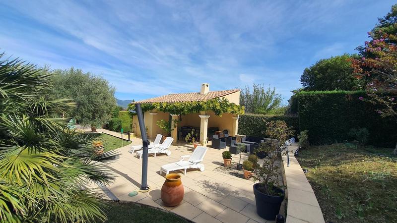 Maison - 200 m² - 8 pièces