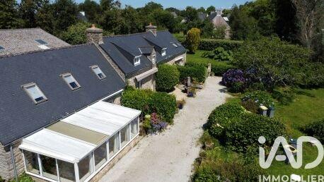 Maison - 180 m² - 11 pièces