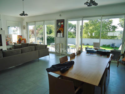 Villa - 166 m² - 5 pièces