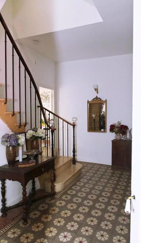 Maison - 300 m² - 11 pièces