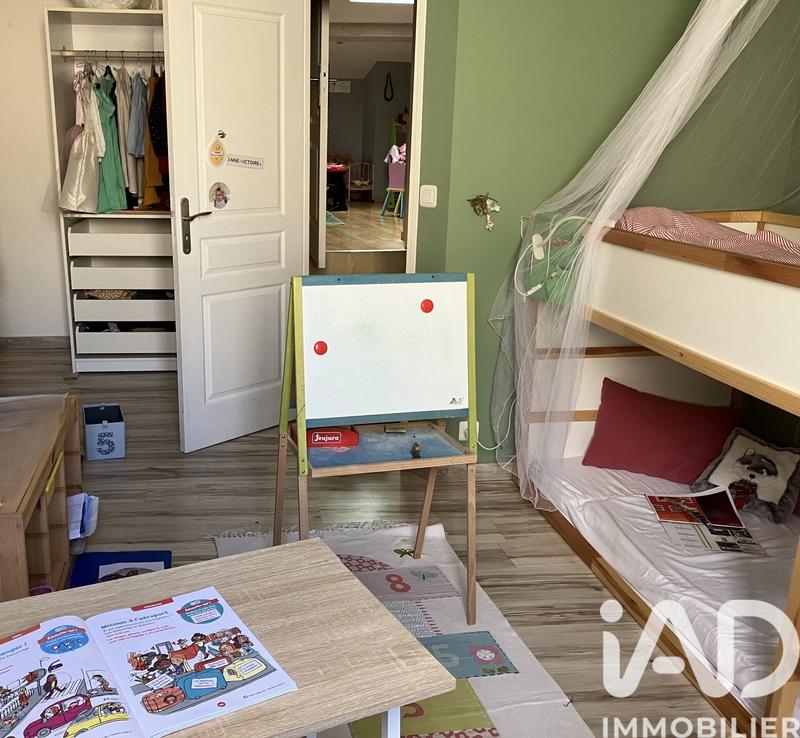 Maison - 210 m² - 10 pièces