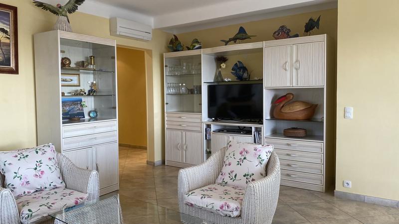 Villa - 243 m² - 9 pièces