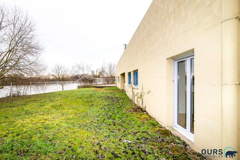 Local d'activités - 3 383 m²