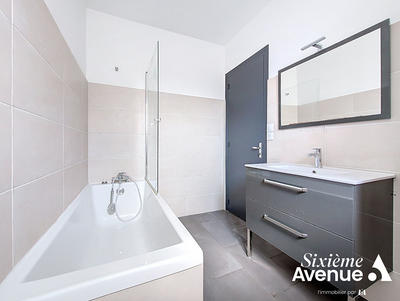 Appartement - 100 m² - 5 pièces