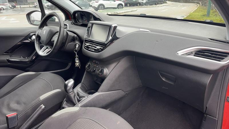 Peugeot 208 I 1.2 PureTech 82 Style