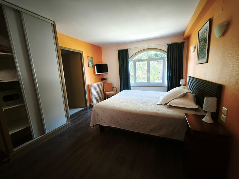 Fonds de commerce - 706 m²