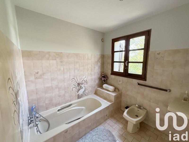 Maison - 186 m² - 9 pièces