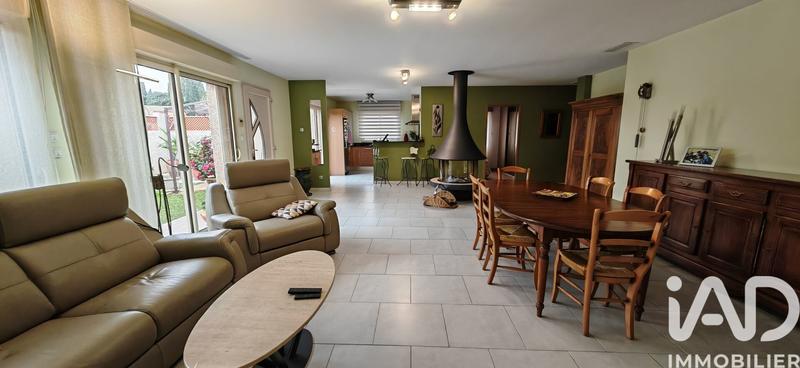 Maison - 218 m² - 7 pièces