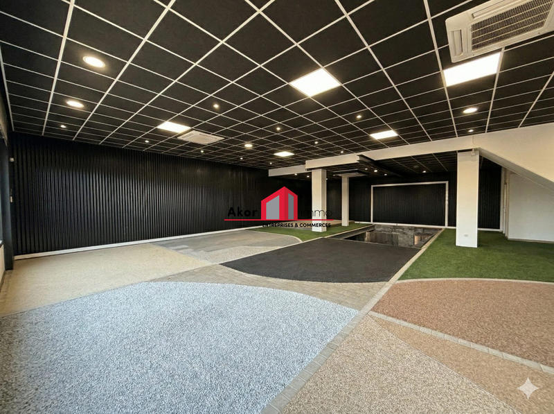 Local commercial - 171 m²