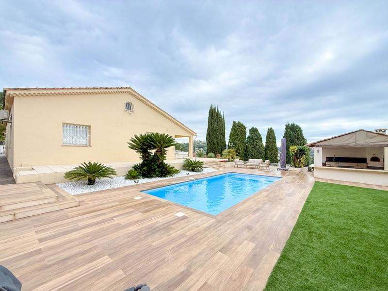 Maison - 192 m² - 4 pièces