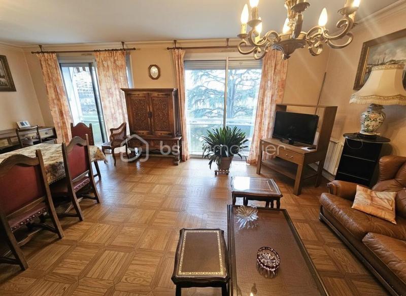 Appartement - 92 m² - 4 pièces