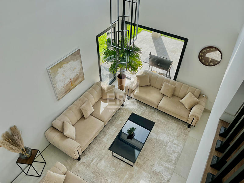 Maison - 150 m² - 6 pièces