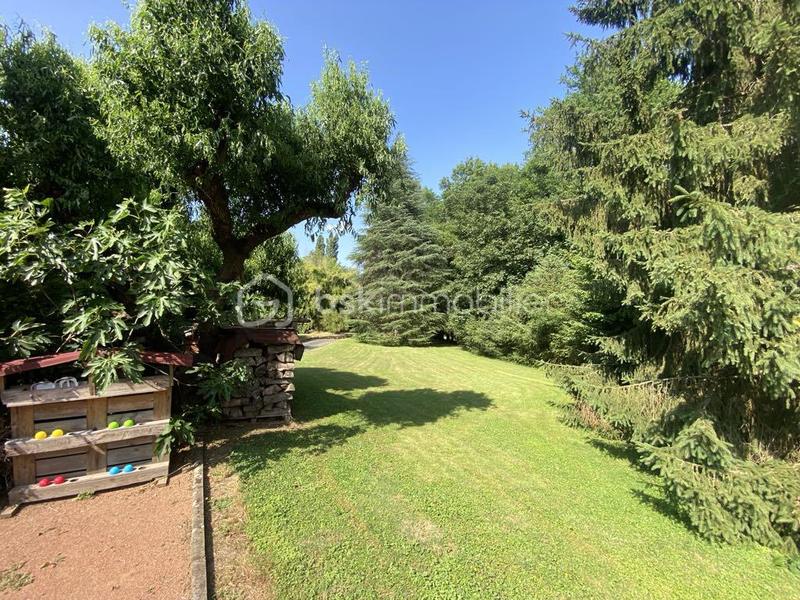 Maison - 450 m² - 9 pièces