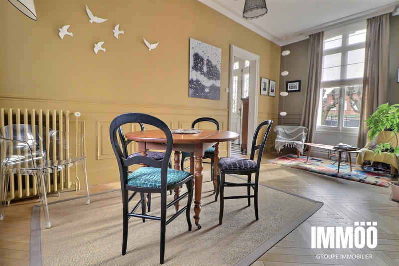 Maison - 188 m² - 9 pièces