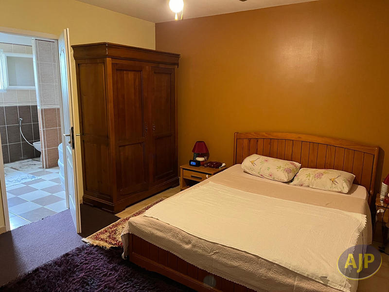 Maison - 182 m² - 7 pièces