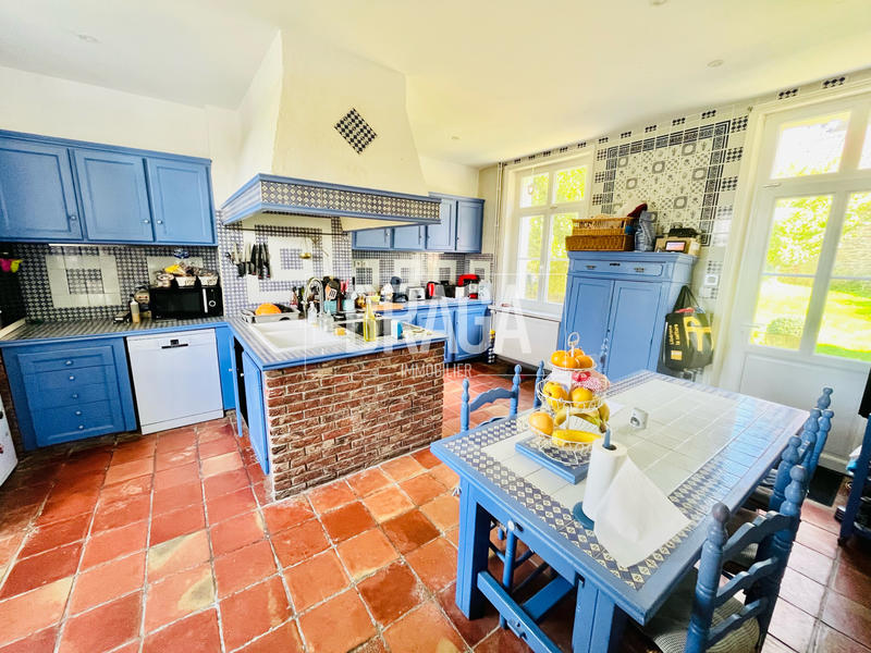 Maison - 271 m² - 8 pièces