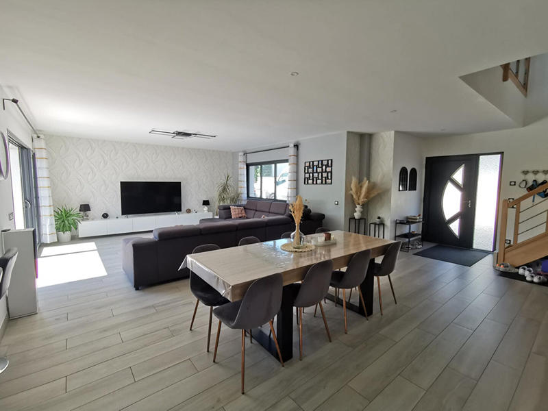 Maison - 171 m² - 7 pièces