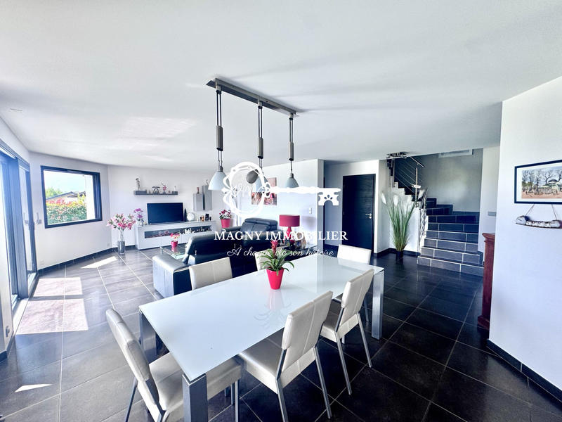 Villa - 185 m² - 6 pièces