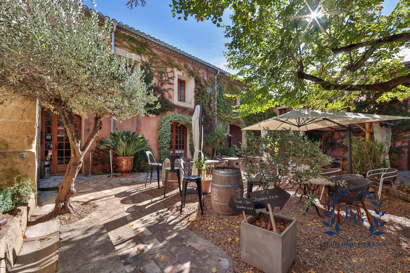 Bastide - 530 m² - 15 pièces