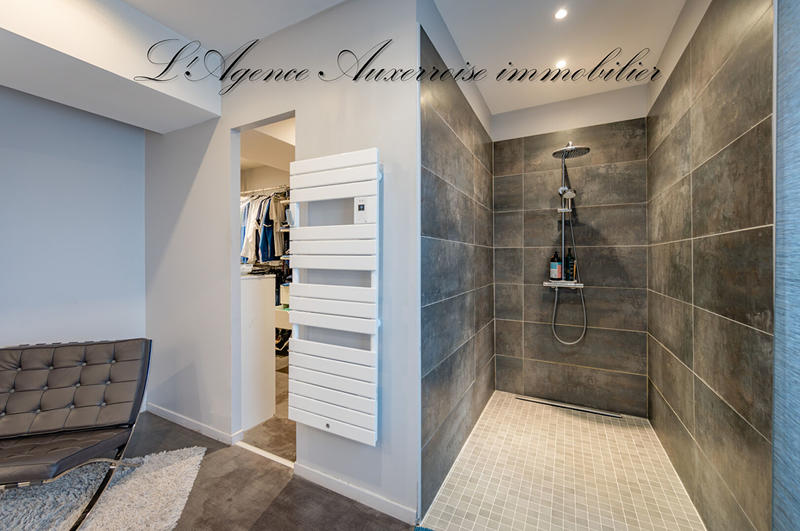 Maison - 314 m² - 8 pièces